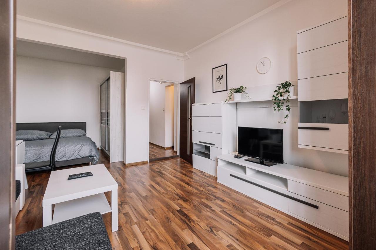 Cozy Apartment In Ruzinov Bratislava Exterior photo