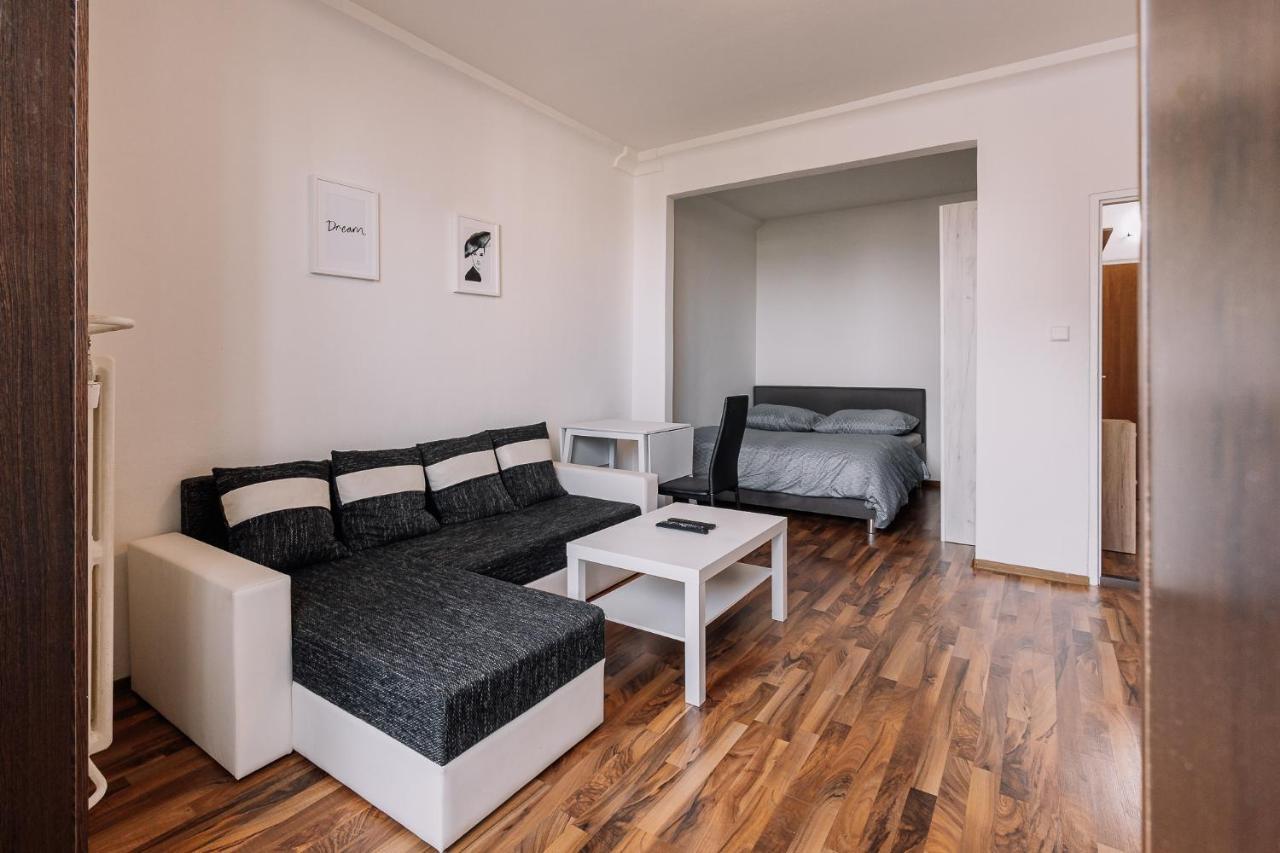 Cozy Apartment In Ruzinov Bratislava Exterior photo